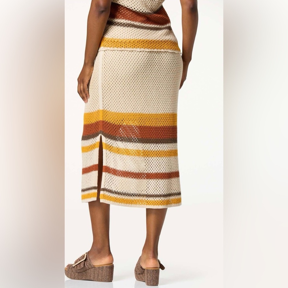 NWT CATO STRIPED SCALLOPED OPEN
STITCH SKIRT - Picture 2 of 5